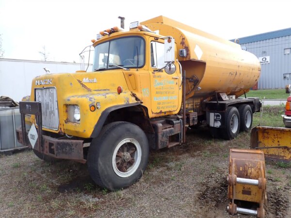 Camion citerne à diesel Mack-Année 1986-Stock #S1235J/4846