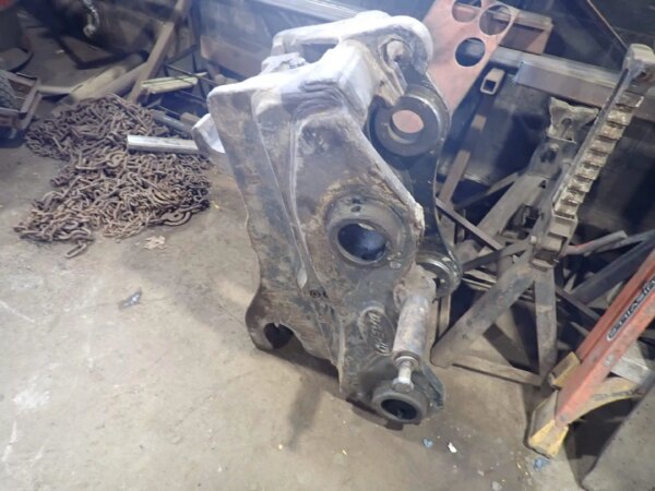 Quick attache hydraulique Daeno pour excavatrice Hyundai R220