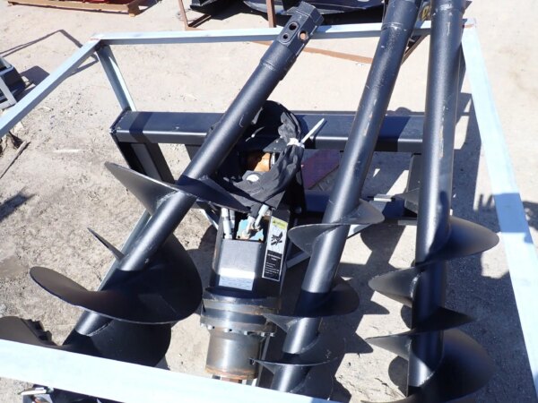 Tarière hydraulique Auger neuve 3 vis avec attache skid steer