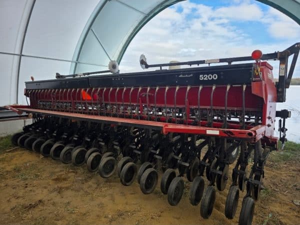 Case IH 5500 Seeder, 20 ft, millet box, caddy cart, 7.5 in, marker - Stock#d8453b