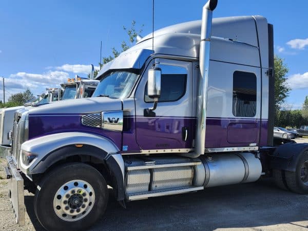 Camion 10 roues couchette Western Star 49X Année:2023 -430000 km Stock#P1291/9019a
