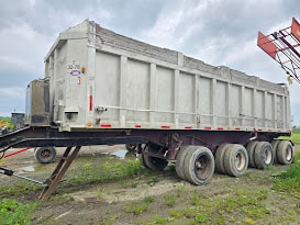 Dompeur agricole 4 essieux 31 pi de boite, frein à l'air, unité hydraulique - Stock#d8672h