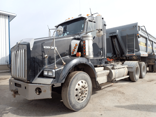 Camion 10 roues day cab Kenworth T800 2004 avec wet kit