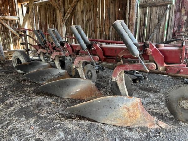 Charrue Case Inter 730 4 rangs avec coutre - Stock#d9521b