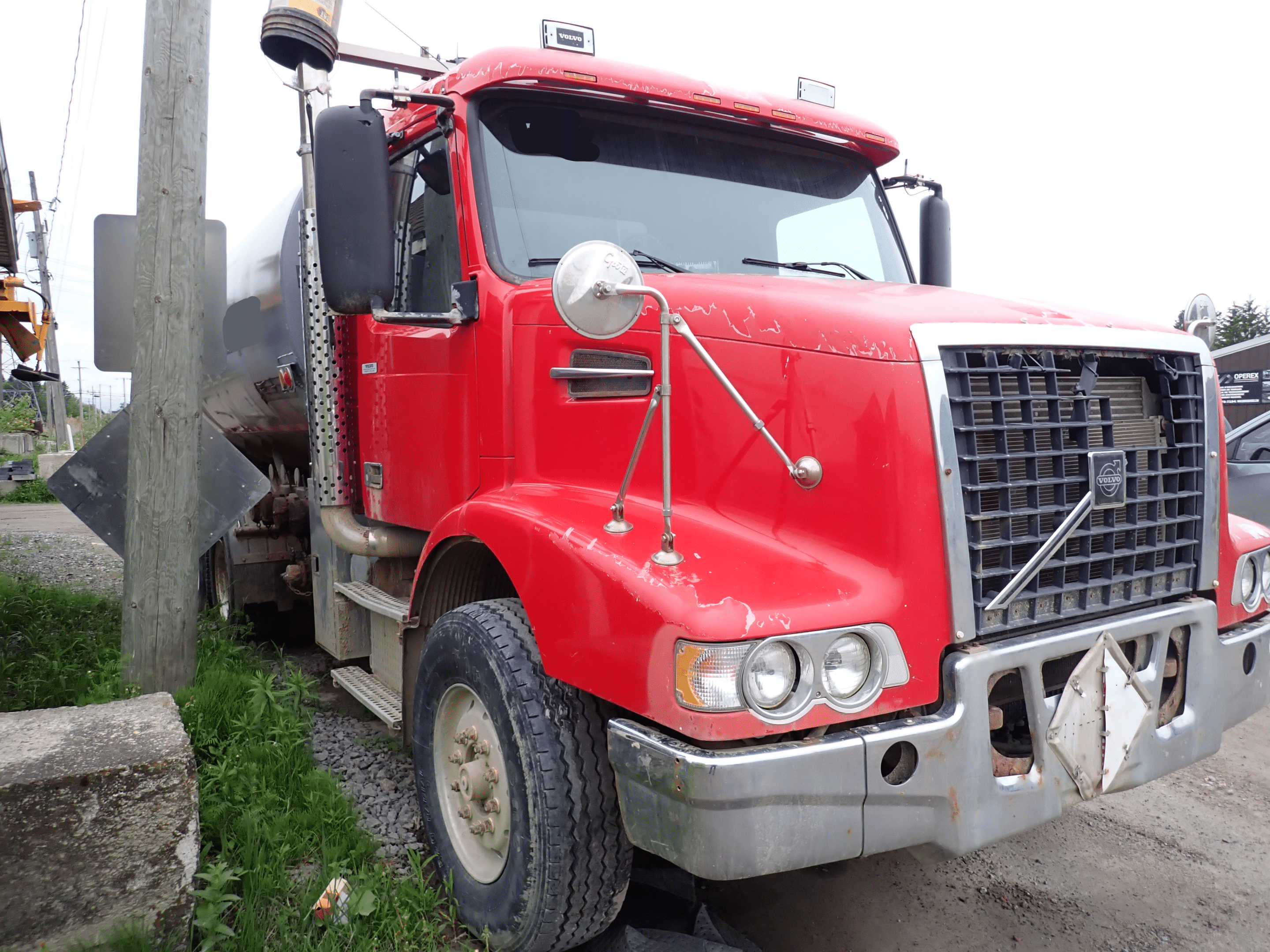 Camion 10 roues citerne Volvo VHD-Hors route-586642KM-Année 2002-Stock #S2291C/5288 – Image 2