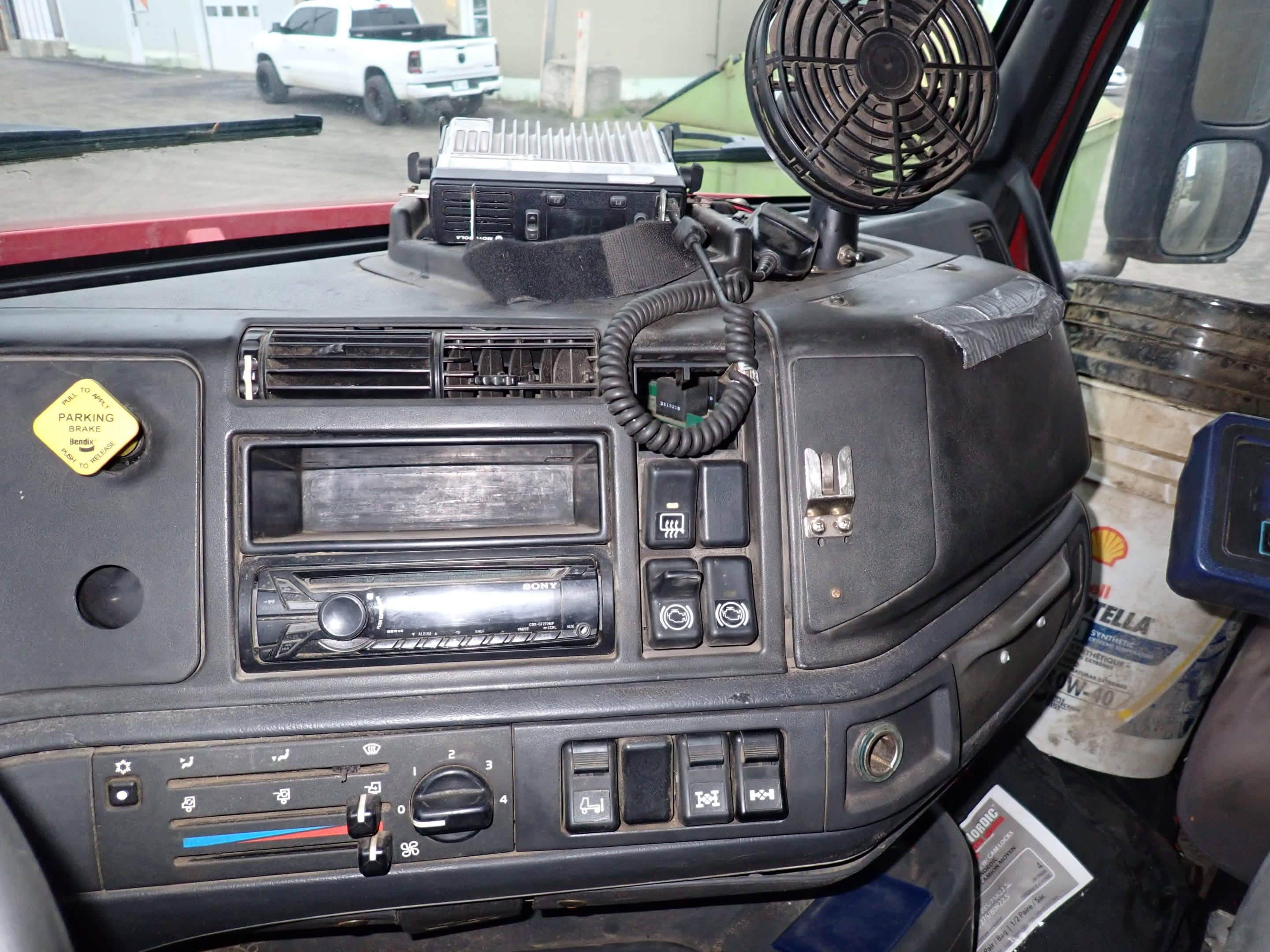 Camion 10 roues citerne Volvo VHD-Hors route-586642KM-Année 2002-Stock #S2291C/5288 – Image 13