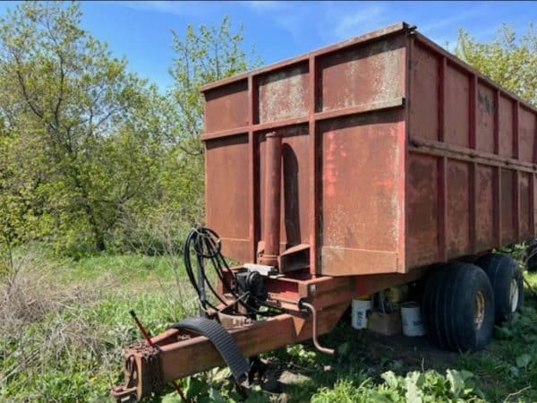 Dompeur agricole 16 pi X 8 pi pneu 16.1-16.1- Stock#d8548e