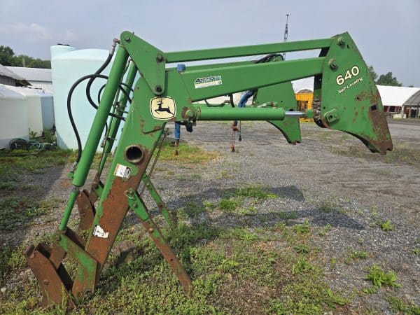 Loader John Deere 640 3 fonctions avec godet - Stock#d9734i