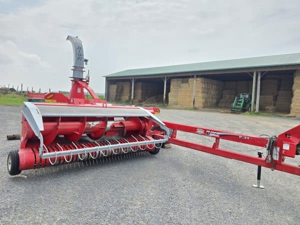 Fourragère Dion  F41 rouleau craqueur ( Neuf) nez à foin possibilité nez Kemper 4 rang - Année:2013 - Stock#d7704b