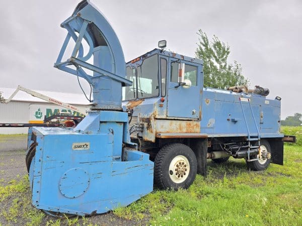 Souffleur industriel 102 po , SMI 7250, moteur détroit - Stock#d9769a