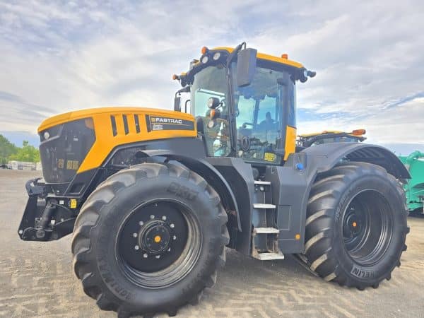 JCB 8330 tractor with front hitch PTO, possibility of snow plow kit with front blade and wing, snow tire set - $5,940.10/month - Lease ends August 1, 2027 - Year: 2022 - 2,480 hours - Stock#d9872b