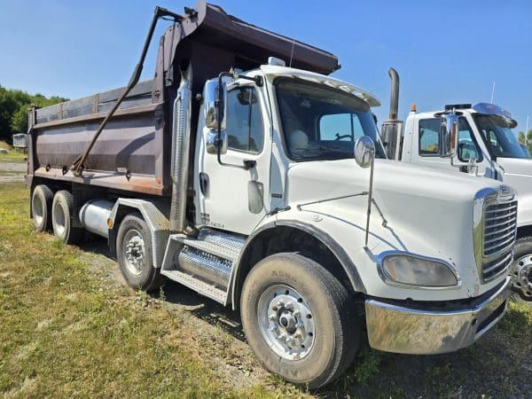 Camion 12 roue Freightliner M2, moteur12.8l mercedes,18 vitesses - Année:2010 - 447000km - Stock#d9877a