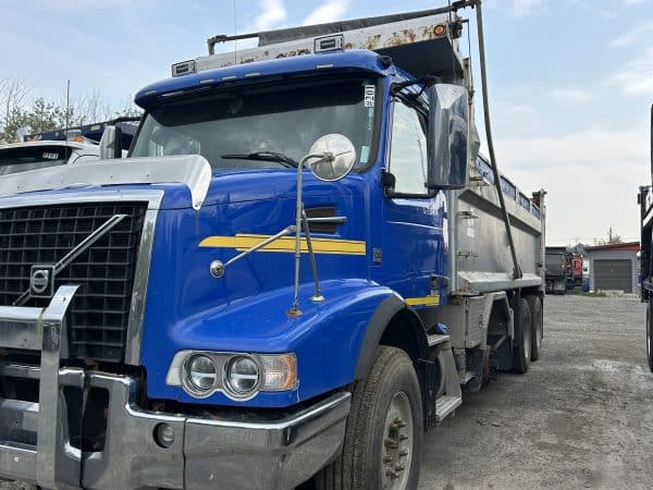 Camion dompeur 12 roues Volvo Automatique 2013 -380000 - Stock#P1378/9914c