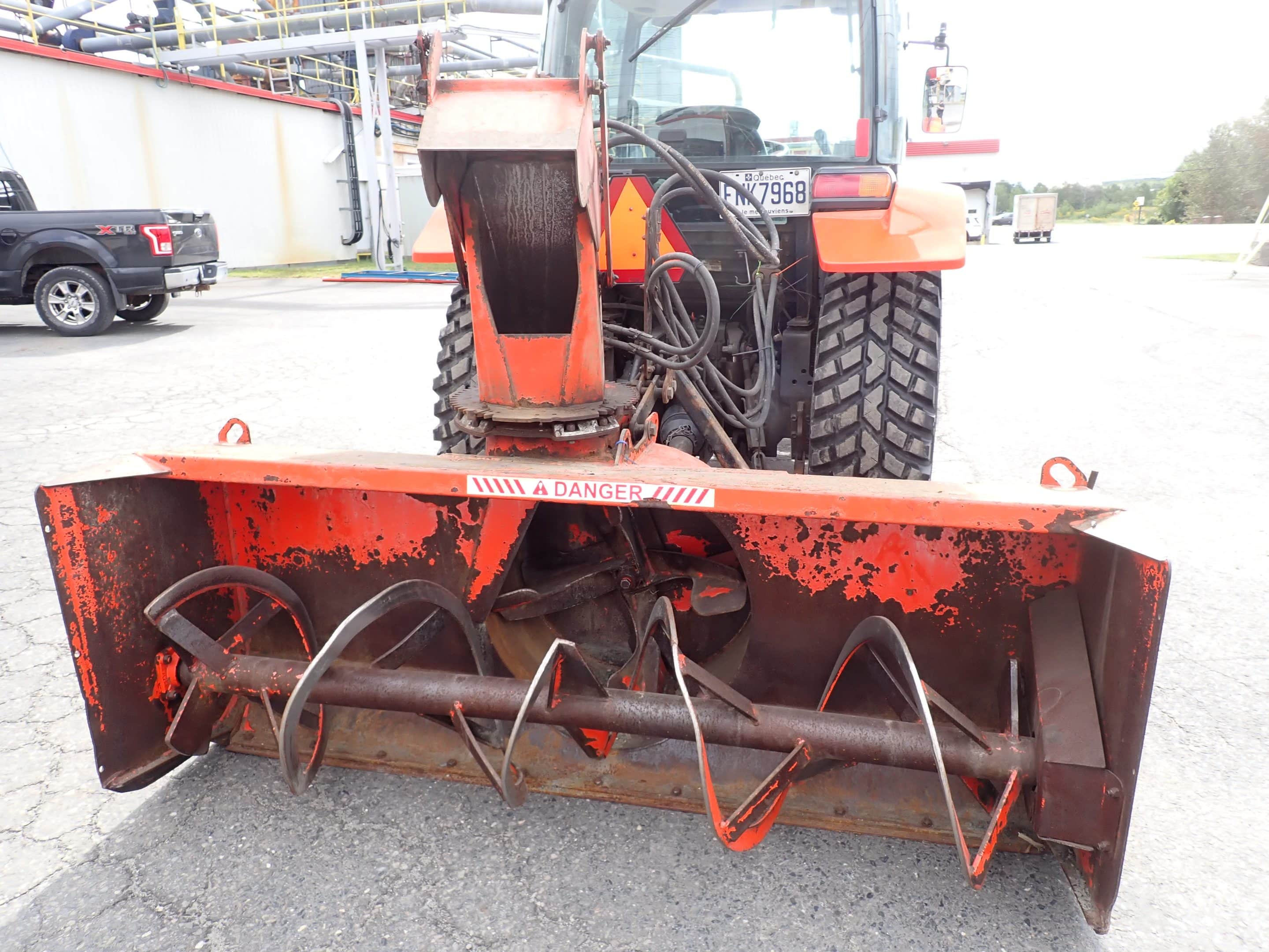 Kubota L6060 Tractor with 6-10 Grattex extendable scraper and Kubota K80-1740HRS snow blower - Year 2019 - Stock #S2347E/9899 - Image 7