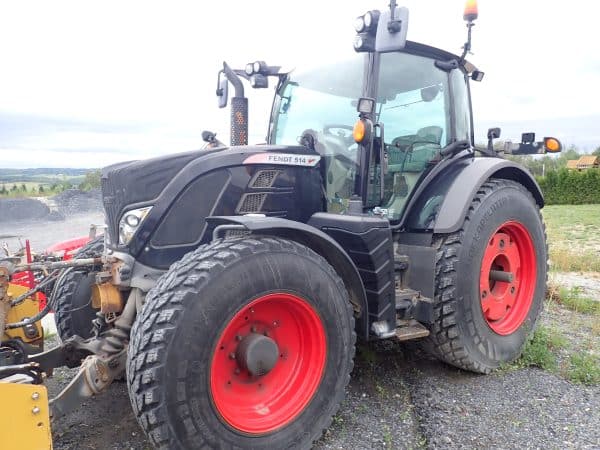 2015 Fendt 514 Vario Tractor with front hitch PTO