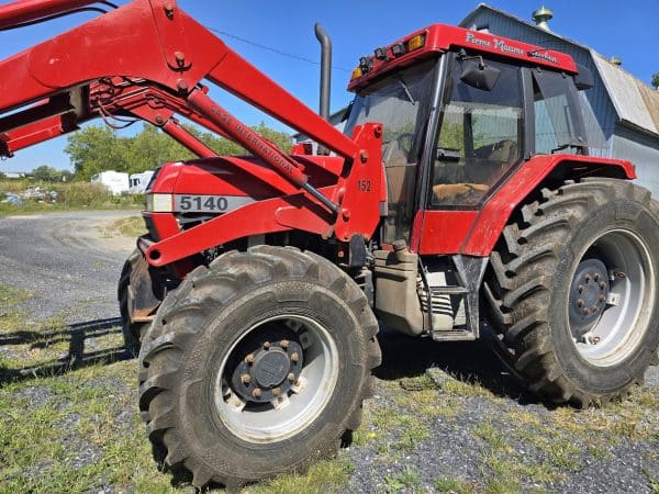 Tracteur Case IH 5140 loader, souffleur, 2 godets, fourche à pallette -Année:1991- 6560hrs - Stock#d9935a