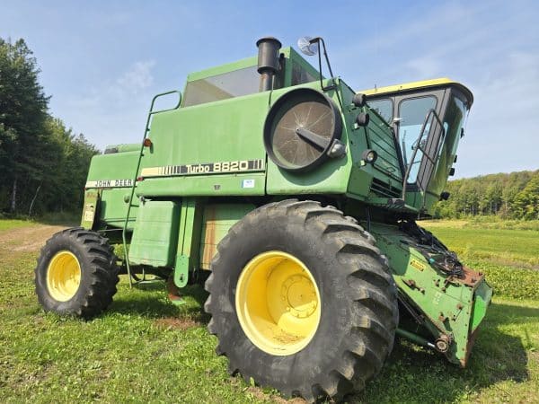 Batteuse John Deere 8820 (plusieurs pièces de rechange) - Stock#d9957c