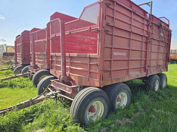 Dompeur Normand 16 pi , porte a grain dessous 8 roues 12 ton - Année:2009 - Stock#d9956b