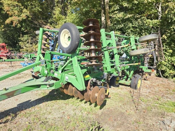 Combo Finisher Cultivateur John Deere 18.9 pi, rouleau et disque hydraulique, dente 200 lbs, pointe 10 po - Stock#d9977b