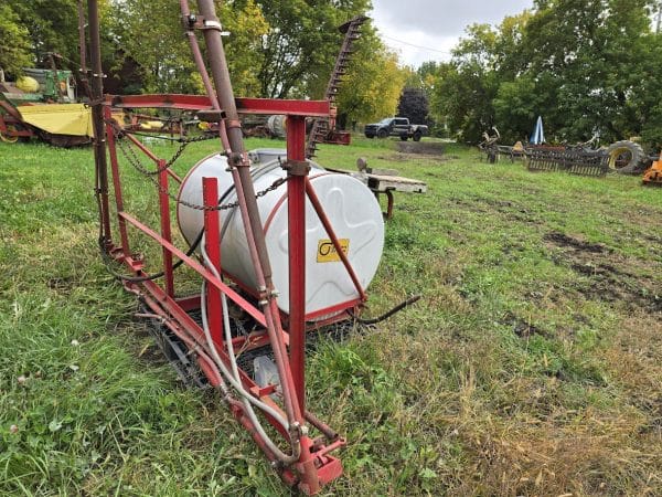 Arroseuse 3pts 120 gallons 28 pi  - Stock#d10025c
