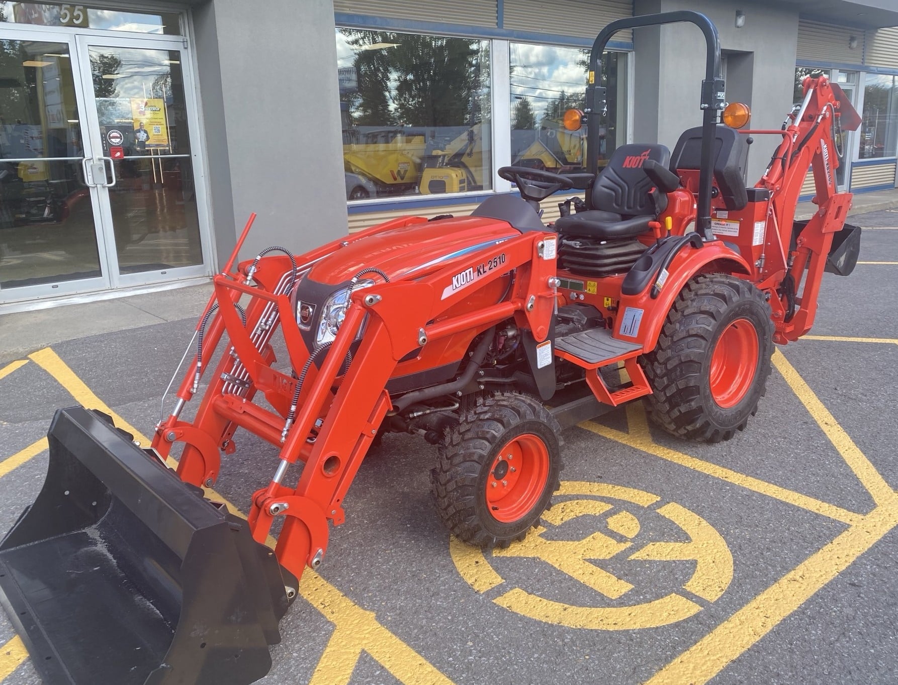 2025 Kioti cx2510hb chargeur et backhoe – Image 4