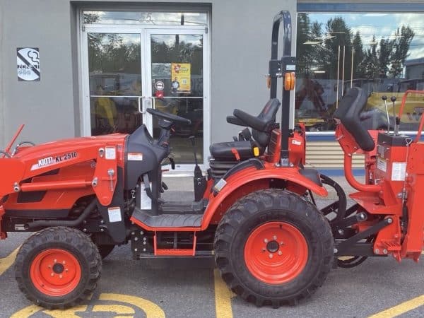 2025 Kioti cx2510hb chargeur et backhoe