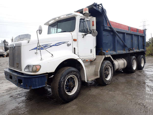 Camion dompeur 12 roues International 9200 Eagle 1999