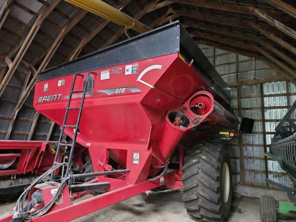 Grain Cart Brent GT678 hydraulic chute - Year: 2013 (purchased new in 2015, approximately 400 tons annually) - Stock#d10126b
