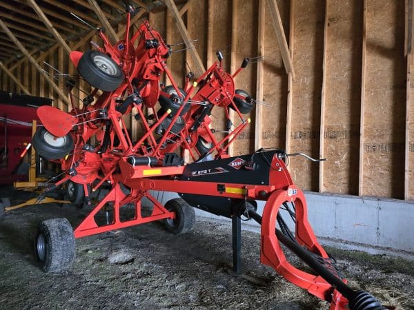 Faneur Kuhn GF8712T 8 toupies angle de fosset - Année:2022 - Stock#d10170a