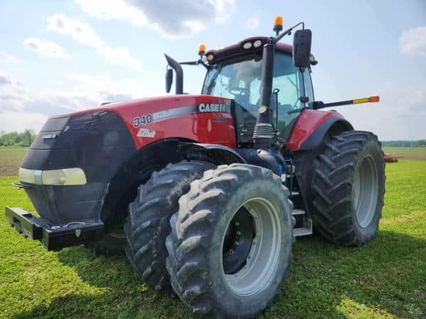 Case IH Magnum 340 Tractor, 40 km/h, suspension, creeper transmission, 4-wheel duals, rear weights - Year: 2016 - 3685 hrs - Stock#d5936d