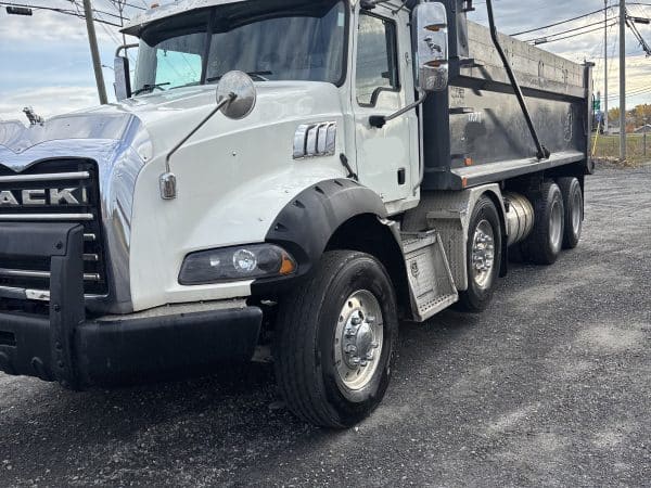 Camion dompeur 12 roues Mack automatique 2010