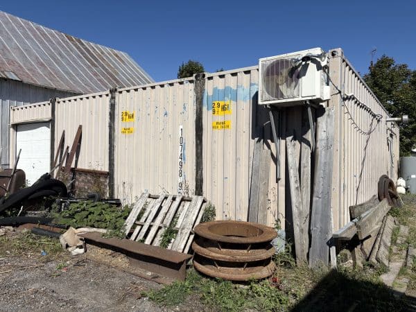 Lot de conteneur 53pi aménagé en garage ou entrepôt chauffé et climatisé avec porte de garage-53pi-Stock#E1261C/10008