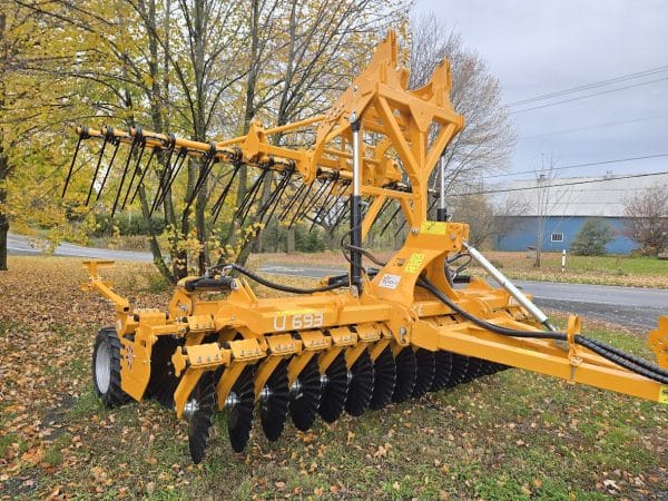 Rolmako U 693 4-Meter Disc Harrow with Hydraulic Levelling Tines -Stock#10267b