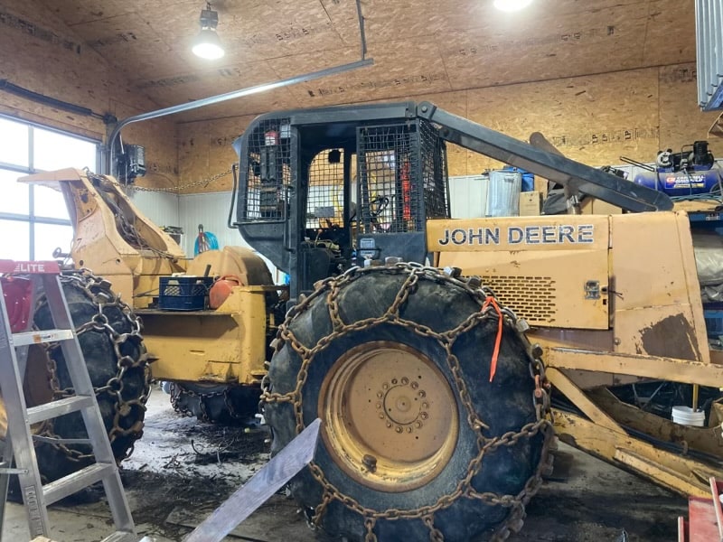 Débusqueuse John Deere 640 avec chaînes-HRS inconnues-Année 1983-Stock #S2424A/10329 – Image 7