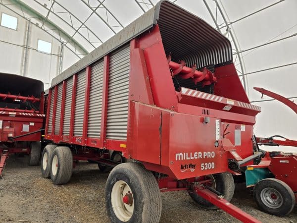 Boite ensilage Miller pro 5300 20 pi, Wagon horst 20ton pneu 425/65 r22.5 -Année:2016 - Stock#d10343f