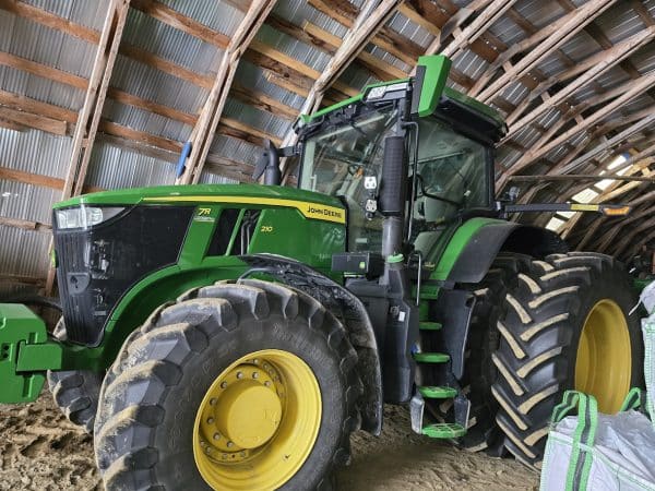 John Deere 7R 210 CommandPro Tractor, 50 km/h, Signature cab - Year: 2020 - 1,400 hours - Stock#d10365b
