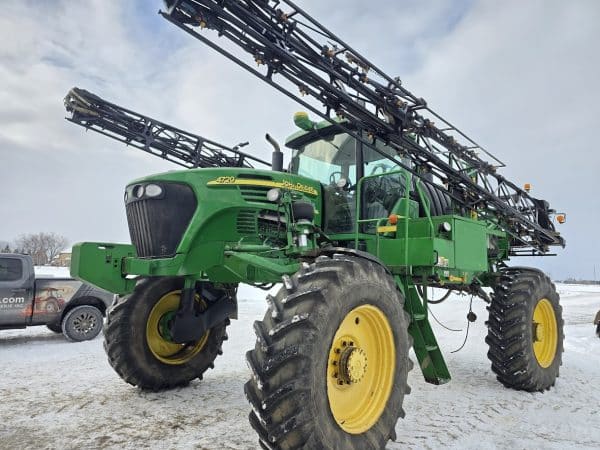 John Deere 4720 Self-Propelled Sprayer, 90 ft boom, auto-boom, GPS, 3 sets of tires - Year: 2005 - 4,985 hrs - Stock#d10393a