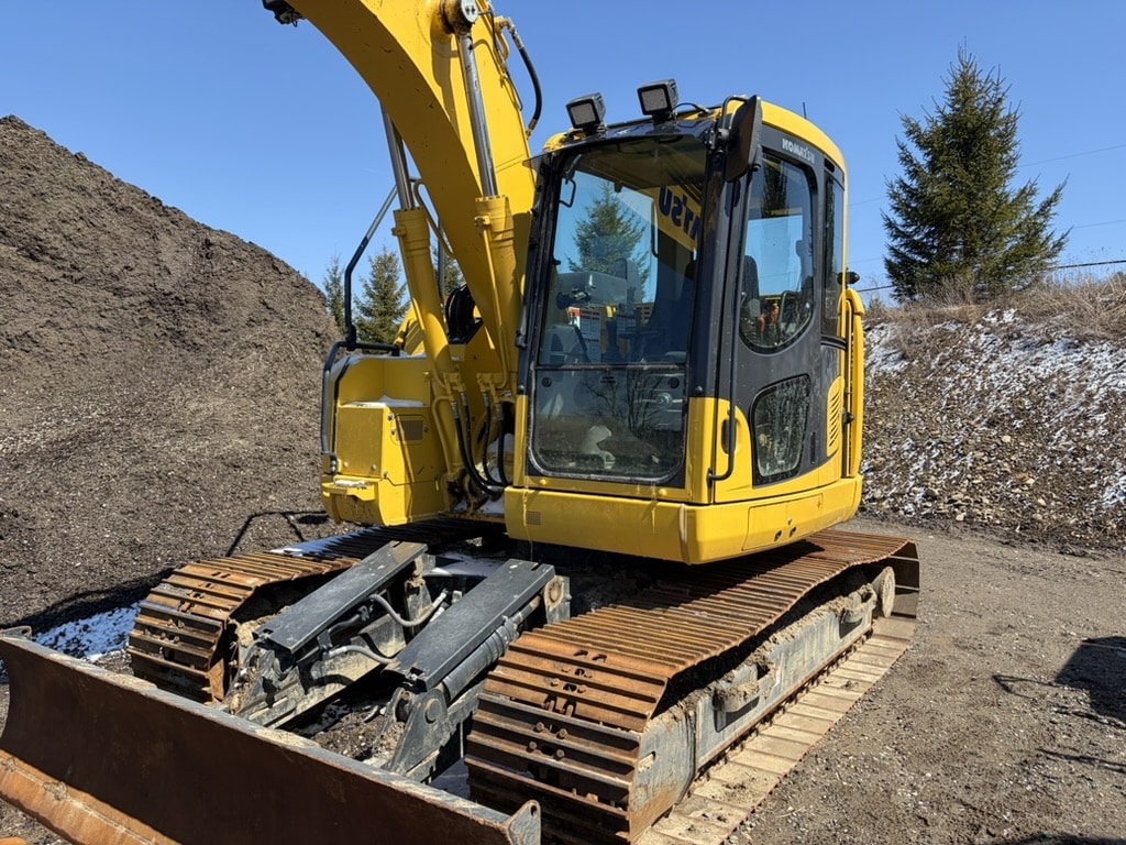 Excavatrice Komatsu PC-138USLC-11 avec 2 godets réversibles-Pouce hydraulique progressif-2000HRS-Année 2023-Stock #E1254A/9951 – Image 4