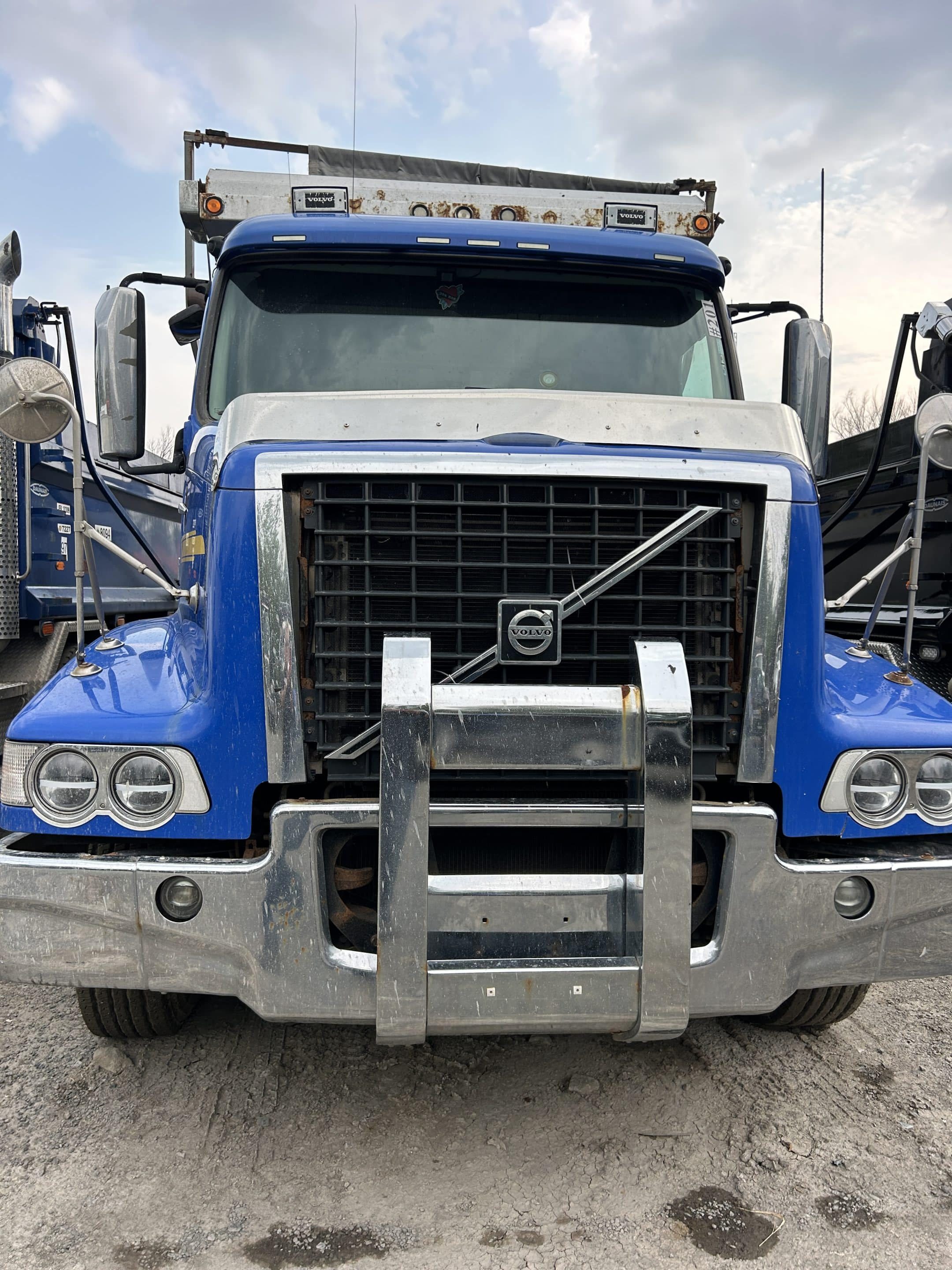 Camion dompeur 12 roues Volvo Automatique 2013 -380000 - Stock#P1378/9914c - Image 6