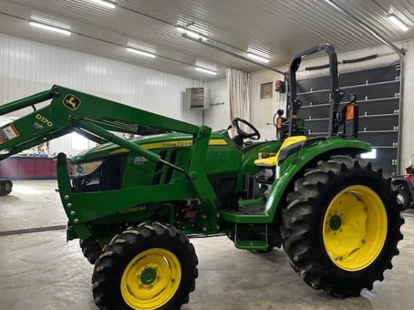 Tracteur John Deere 4066M