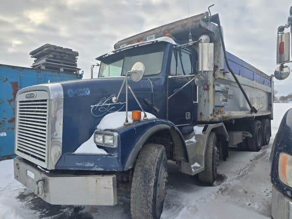Camion dompeur 12 roues Freighliner, moteur C12 cat,18 vitesses - Année:2001 - 550000 km- Stock#d9015e