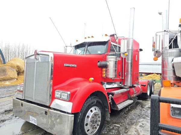 Camion Couchette Kenworth W900L , Cummins 15 l , 18 vitesses - Année:2011- 1729685 km - Stock#d9261e