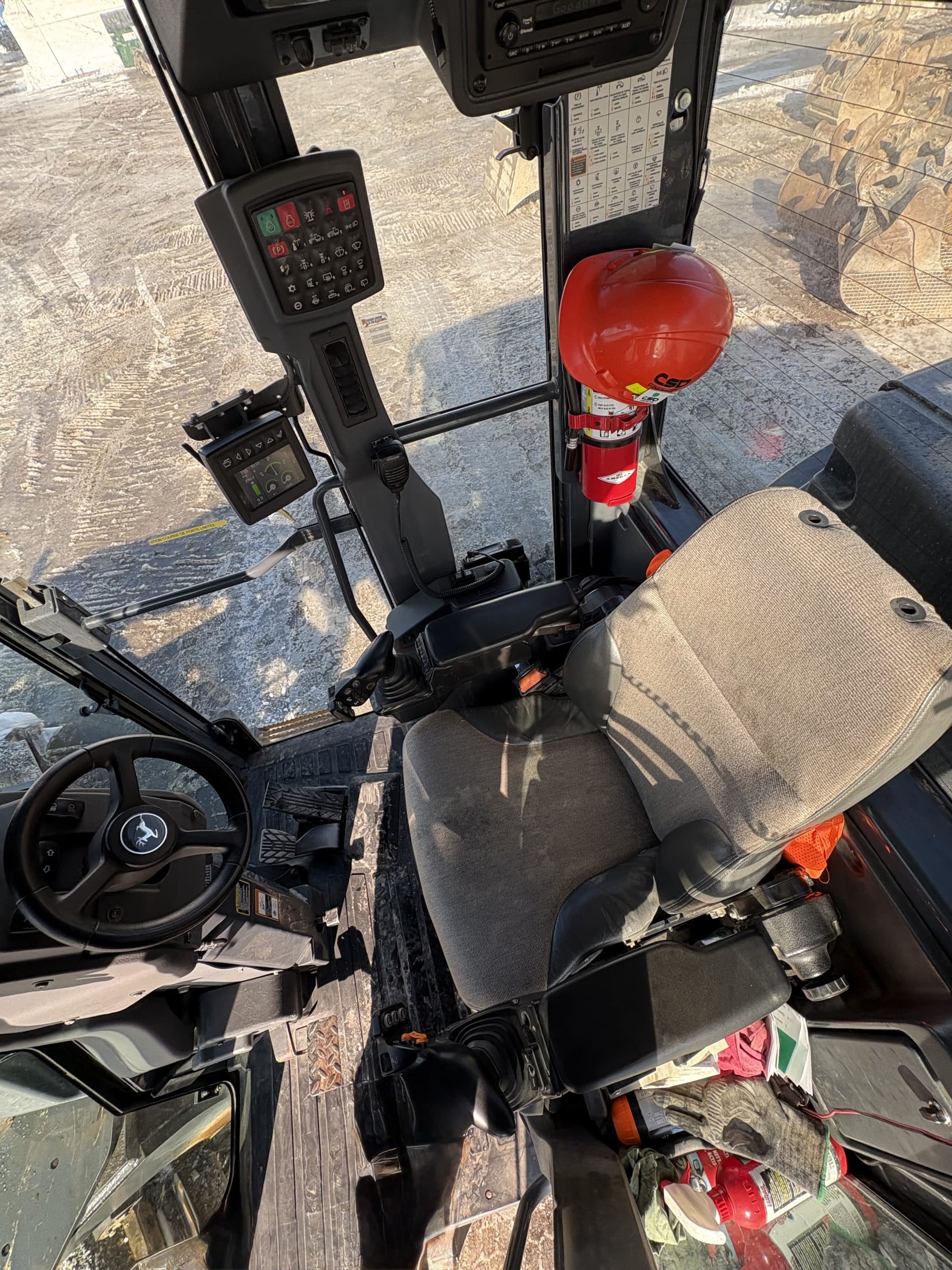 Niveleuse John Deere 670GP joystick control blade 14 pi lame avant EDF ripper central aile de coté-8700heures-Année:2018-Stock#E1340A/10617 – Image 7