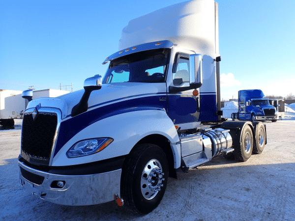 Camion day cab International LT625 2026