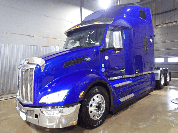 Camion 10 roues couchette Peterbilt 579 2024