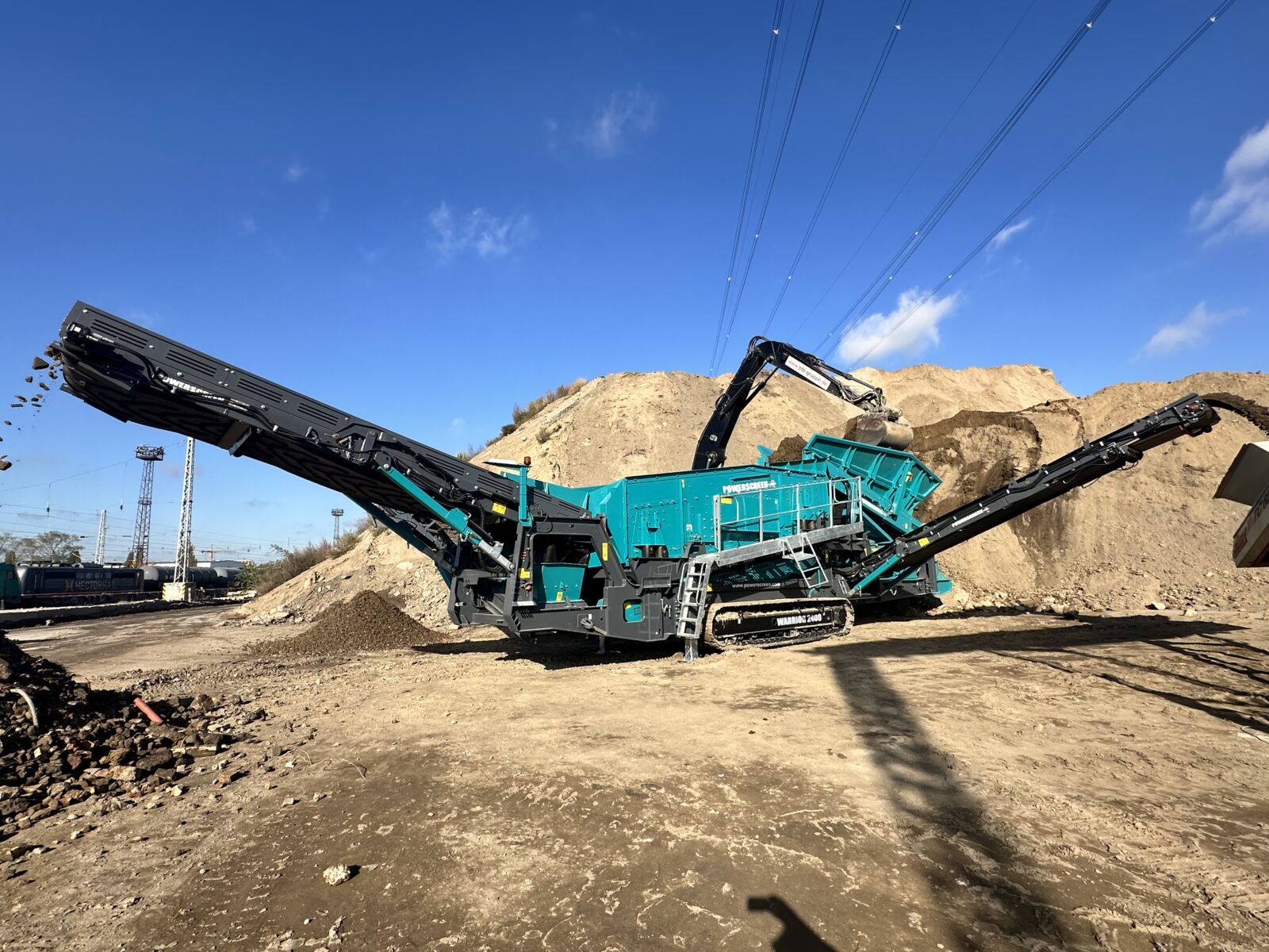 Tamiseur à vibration à haut débit Powerscreen Warrior 2400 2013 Stock#P1473/10563 – Image 18