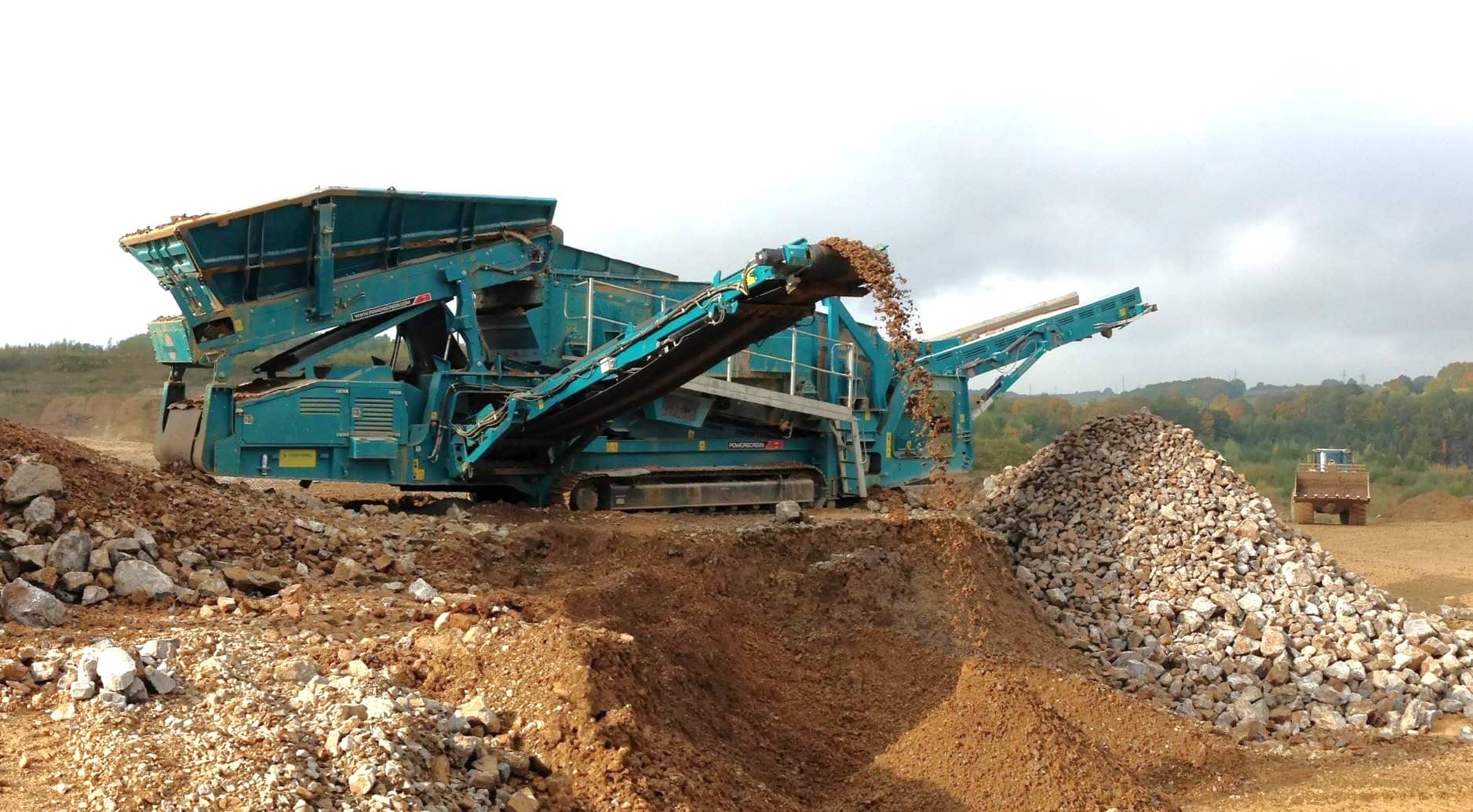 Tamiseur à vibration à haut débit Powerscreen Warrior 2400 2013 Stock#P1473/10563 – Image 3