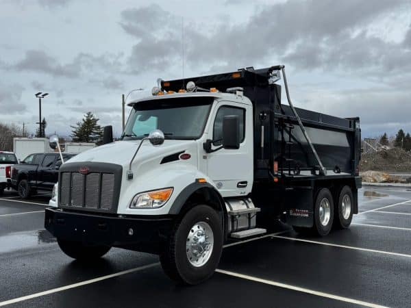 Camion 10 roues dompeur Peterbilt 548 2024