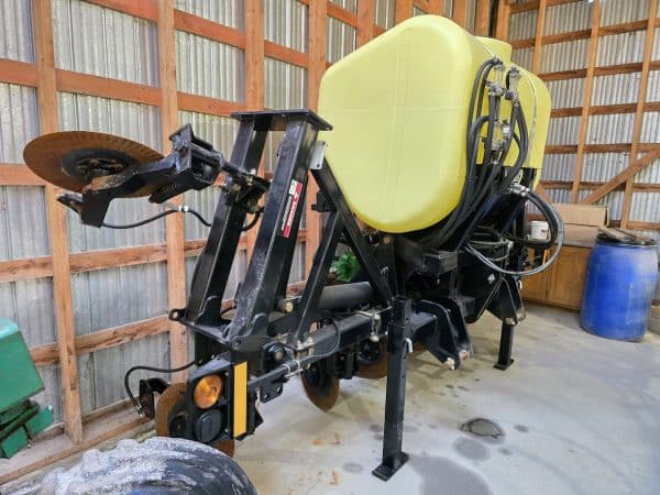 Applicateur Azote Harjo AZ 3pts 6 rangs à disque 300 gallons État 9.5/10 - Stock#d10725c