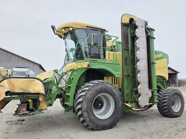 Faucheuse auto-motrice Krone BIG M 450 CR rouleau acier triple 36 pi de coupe -Année:2019-530/900hrs - Stock#d10792a